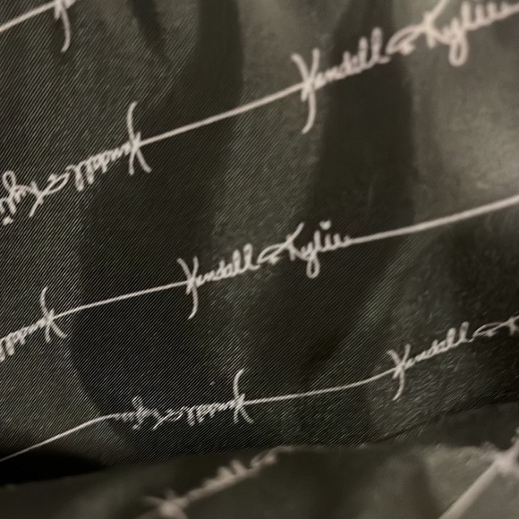 ❌SOLD❌ Kendall & Kylie Los Angeles Red Metallic Makeup Cosmetic Bag Case Pouch - Picture 6 of 7